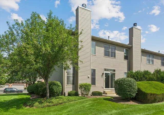 Photo 2 of Townhouse for sale at 1022 Inverness Dr, Antioch, IL 60002 | MLS# 12763567 | Listing updated on 2026-09-24