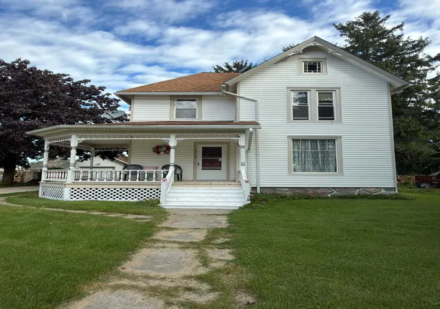 Photo 1 of Single family home for sale at 12114 Bigelow Ave, Hebron, IL 60034 | MLS# 12763581 | Listing updated on 2026-10-08
