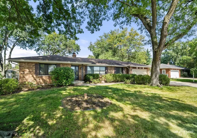 Photo 1 of Single family home for sale at 1930 Stephen St, Aurora, IL 60502 | MLS# 12763587 | Listing updated on 2026-09-30