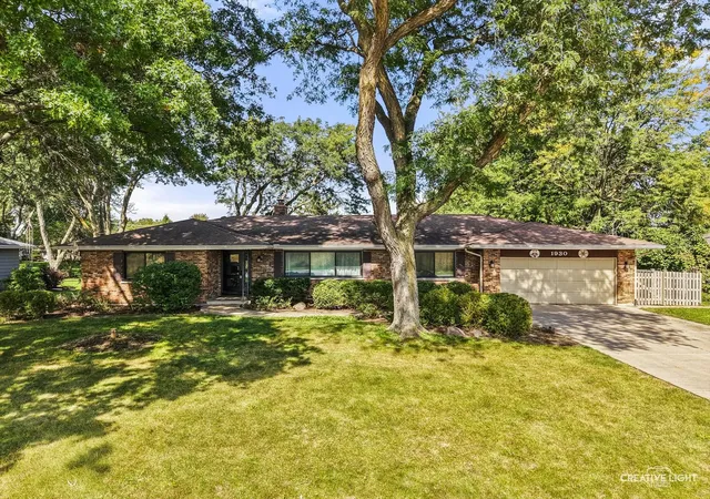 Photo 2 of Single family home for sale at 1930 Stephen St, Aurora, IL 60502 | MLS# 12763587 | Listing updated on 2026-09-30