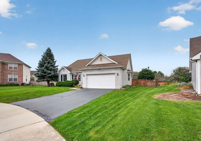 Photo 3 of Single family home for sale at 2775 Hobbs Ct, Yorkville, IL 60560 | MLS# 12763603 | Listing updated on 2026-10-07
