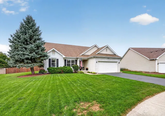 Photo 4 of Single family home for sale at 2775 Hobbs Ct, Yorkville, IL 60560 | MLS# 12763603 | Listing updated on 2026-10-07