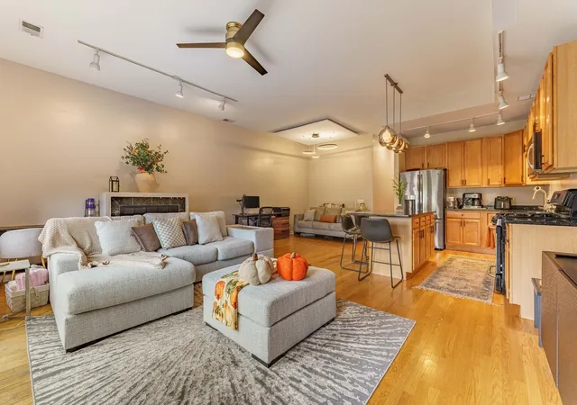 Photo 4 of Condo for sale at 4806 N Milwaukee Ave #2W, Chicago, IL 60630 | MLS# 12763615 | Listing updated on 2026-09-24