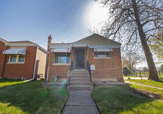 Photo 2 of Single family home for sale at 2337 Park Ave, North Riverside, IL 60546 | MLS# 12763616 | Listing updated on 2026-09-24