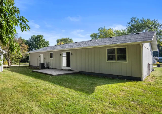 Photo 4 of Single family home for sale at 2013 Corray St, Urbana, IL 61802 | MLS# 12763621 | Listing updated on 2026-09-19