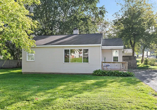 Photo 1 of Single family home for sale at 710 W Pheasant Trl, Mc Henry, IL 60051 | MLS# 12763622 | Listing updated on 2026-10-07