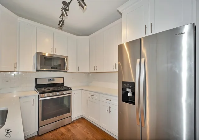 Photo 2 of Townhouse for sale at 582 Declaration Ln, Aurora, IL 60502 | MLS# 12763623 | Listing updated on 2026-09-24