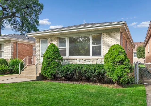 Photo 2 of Single family home for sale at (Undisclosed), Chicago, IL 60646 | MLS# 12763624 | Listing updated on 2026-10-01
