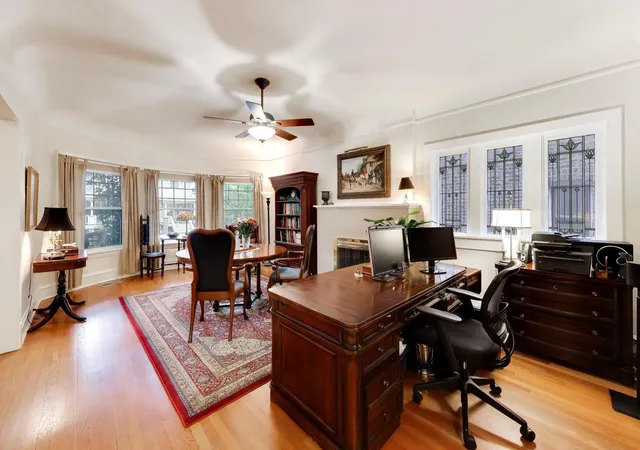 Listing Photo 4 - Condo for sale in building located at 6252 N Lakewood Ave, Chicago, IL 60660