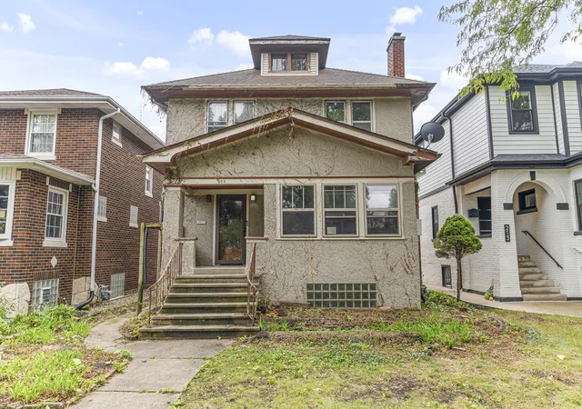 Photo 1 of Single family home for sale at 209 Le Moyne Pkwy, Oak Park, IL 60302 | MLS# 12763626 | Listing updated on 2026-09-20