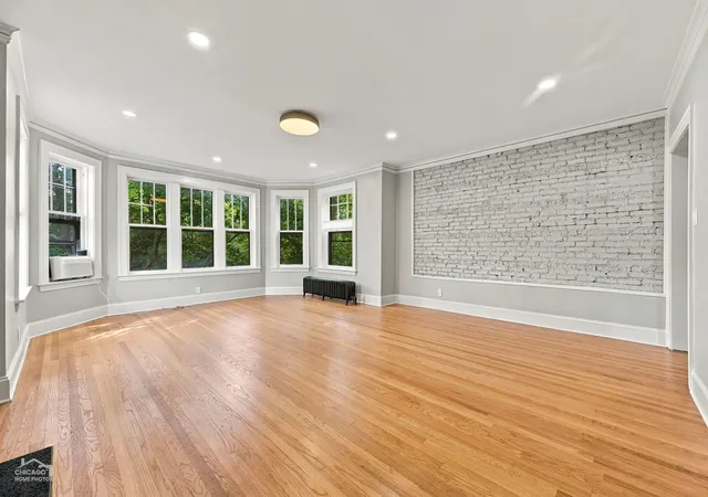 Listing Photo 4 - Condo for sale in building located at 6342 N Magnolia Ave, Chicago, IL 60660 - Unit #3N