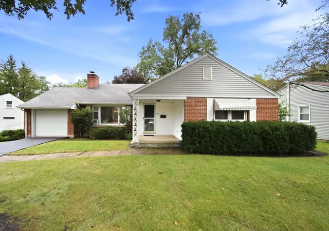 Photo 1 of Single family home for sale at 500 Skyline Dr, Fox River Grove, IL 60021 | MLS# 12763632 | Listing updated on 2026-09-20