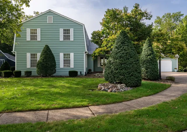 Single family home for sale at 4005 Lakehurst Ct, Davenport, IA 52807 | MLS# 12763653