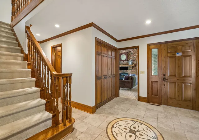 Photo 3 of Single family home for sale at 4005 Lakehurst Ct, Davenport, IA 52807 | MLS# 12763653 | Listing updated on 2026-09-28