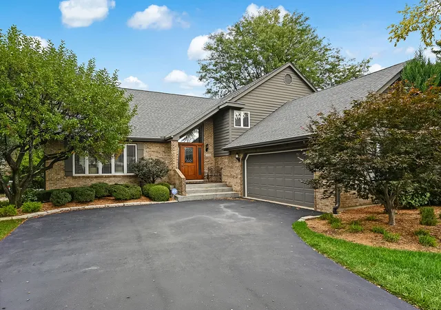 Photo 2 of Single family home for sale at 1804 Woodview Ct, Darien, IL 60561 | MLS# 12763656 | Listing updated on 2026-09-26