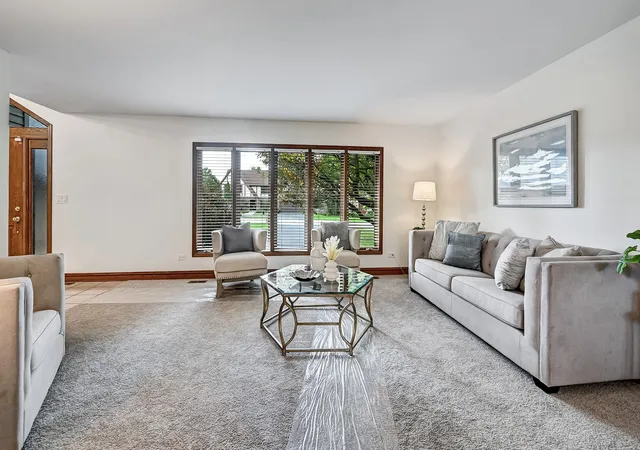 Photo 4 of Single family home for sale at 1804 Woodview Ct, Darien, IL 60561 | MLS# 12763656 | Listing updated on 2026-09-26