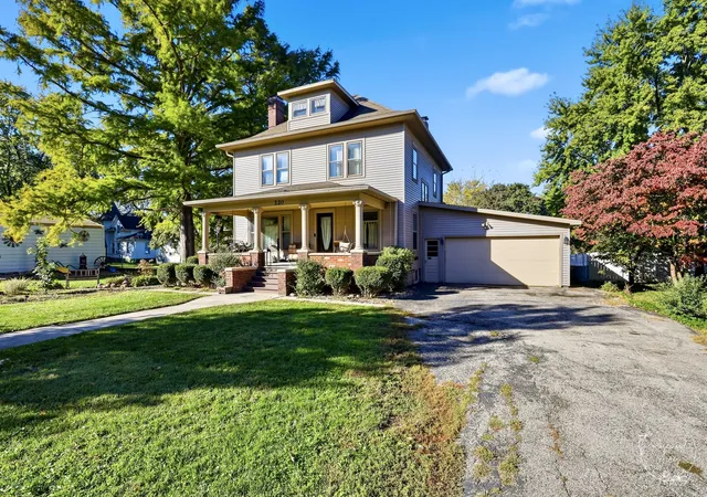 Photo 2 of Single family home for sale at 220 N Maple St, Gilman, IL 60938 | MLS# 12763668 | Listing updated on 2026-10-30