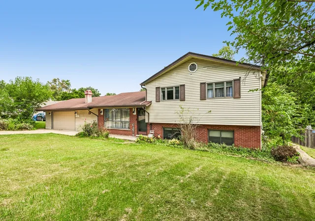 Photo 2 of Single family home for sale at 2n435 Pleasant Ave, Glen Ellyn, IL 60137 | MLS# 12763673 | Listing updated on 2026-09-24