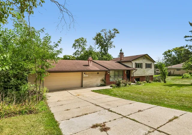 Photo 3 of Single family home for sale at 2n435 Pleasant Ave, Glen Ellyn, IL 60137 | MLS# 12763673 | Listing updated on 2026-09-24
