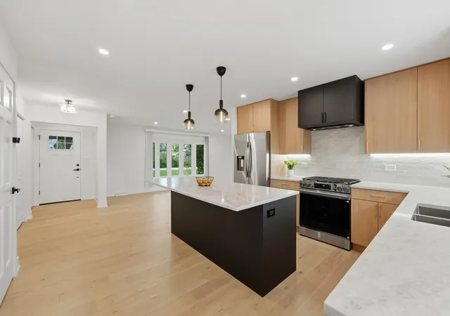 Photo 3 of Single family home for sale at 8607 W Main St, Downers Grove, IL 60516 | MLS# 12763680 | Listing updated on 2026-09-24