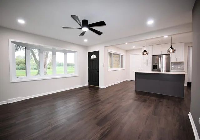 Photo 3 of Single family home for sale at 6918 W 116th Street, Worth, IL 60482 | MLS# 12763683 | Listing updated on 2026-09-24