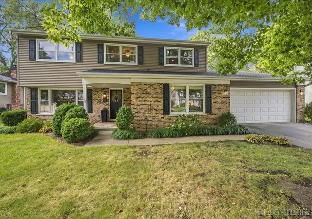 Single family home for sale at 6 N Andover Ln, Geneva, IL 60134 | MLS# 12763685