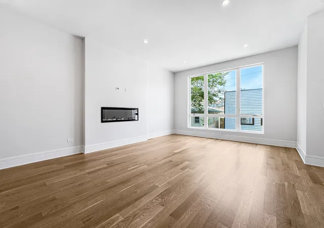Listing Photo 5 - Condo for sale in building located at 1728 N Sawyer Ave, Chicago, IL 60647