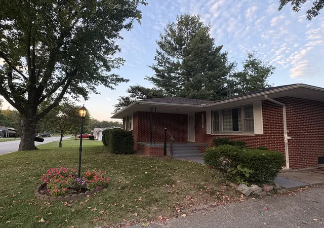 Photo 2 of Single family home for sale at 1302 N 16th Street, Murphysboro, IL 62966 | MLS# 12763711 | Listing updated on 2026-09-23