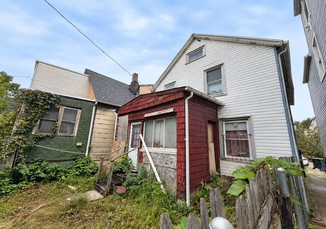 Photo 2 of Single family home for sale at 2817 E 76th Place, Chicago, IL 60649 | MLS# 12763714 | Listing updated on 2026-09-28