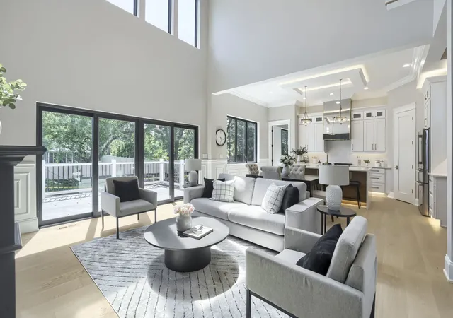 Photo 3 of Single family home for sale at 909 Evergreen Ave, Glen Ellyn, IL 60137 | MLS# 12763722 | Listing updated on 2026-09-24