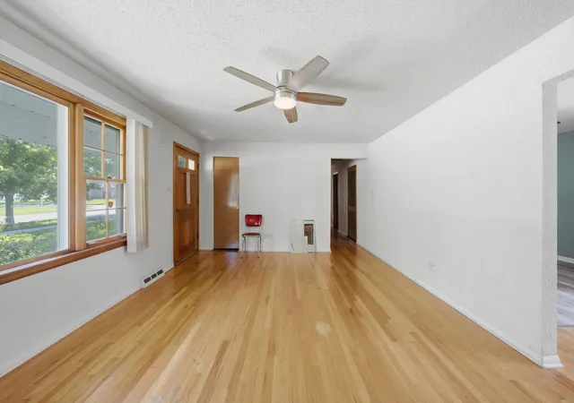 Photo 4 of Single family home for sale at 5023 W 81st Street, Burbank, IL 60459 | MLS# 12763725 | Listing updated on 2026-09-24