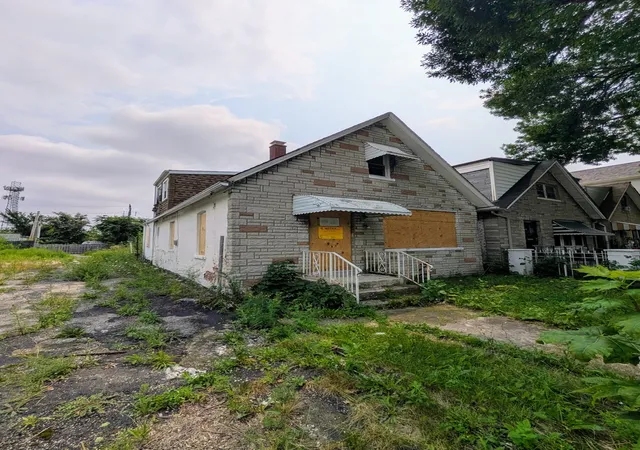 Single family home for sale at 923 N Homan Ave, Chicago, IL 60651 | MLS# 12763728