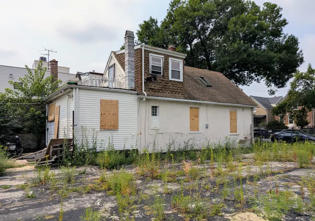 Photo 3 of Single family home for sale at 923 N Homan Ave, Chicago, IL 60651 | MLS# 12763728 | Listing updated on 2026-10-08