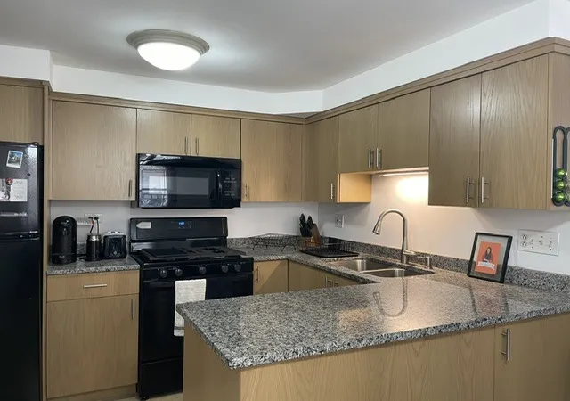 Listing Photo 4 - Condo for sale in building located at 6845 N Nw Hwy, Chicago, IL 60631 - Unit #6845-1W