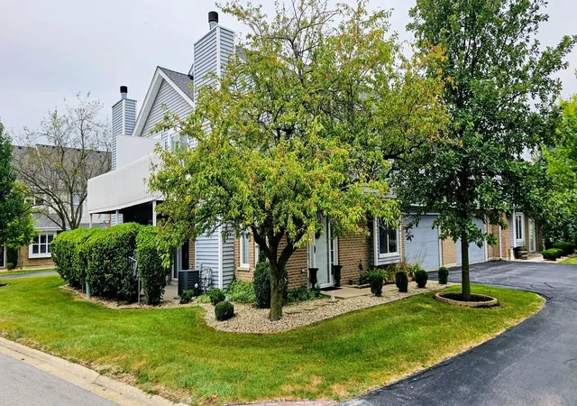 Photo 2 of Condo for sale at 5604 W Von Ave #A, Monee, IL 60449 | MLS# 12763760 | Listing updated on 2026-09-29