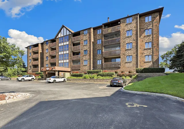 Photo 1 of Condo for sale at 10420 Circle Dr #24B, Oak Lawn, IL 60453 | MLS# 12763762 | Listing updated on 2026-09-24