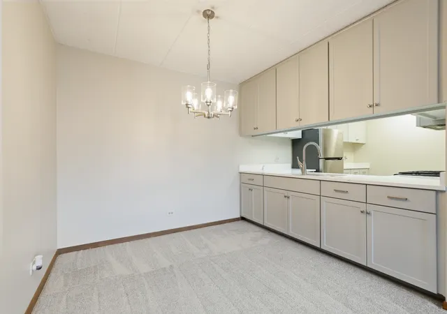 Listing Photo 5 - Condo for sale in building located at 10420Th Cir Dr, Oak Lawn, IL 60453 - Unit #24B