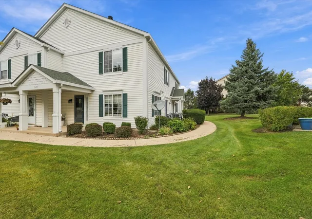 Photo 1 of Condo for sale at 689 Fieldcrest Dr #B, South Elgin, IL 60177 | MLS# 12763777 | Listing updated on 2026-09-21