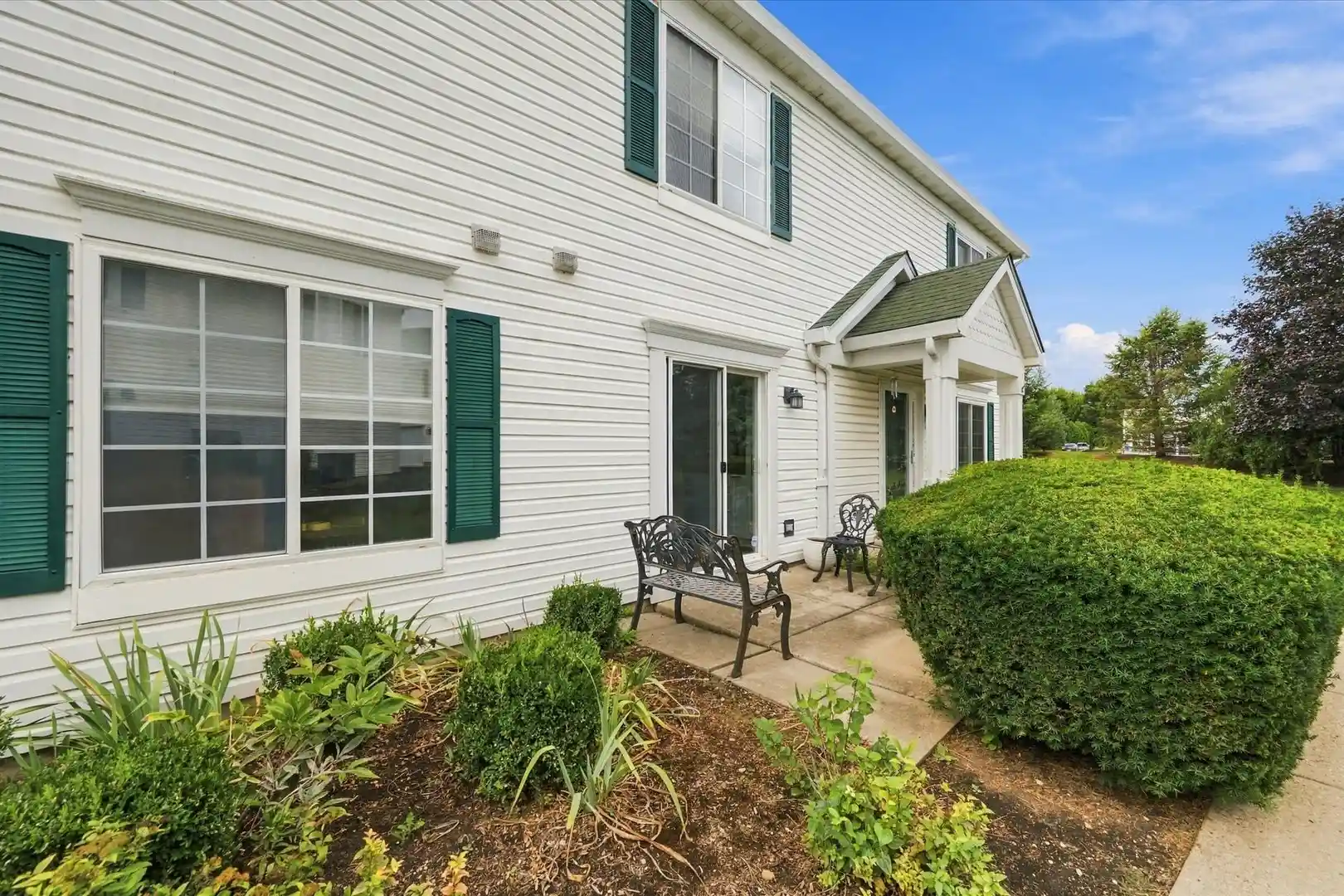 Listing Photo 20 - Condo for sale in 689 Fieldcrest Dr located at 689 Fieldcrest Dr, South Elgin, IL 60177 - Unit 689 Fieldcrest Dr