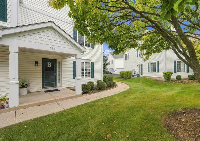 Photo 2 of Condo for sale at 689 Fieldcrest Dr #B, South Elgin, IL 60177 | MLS# 12763777 | Listing updated on 2026-09-21