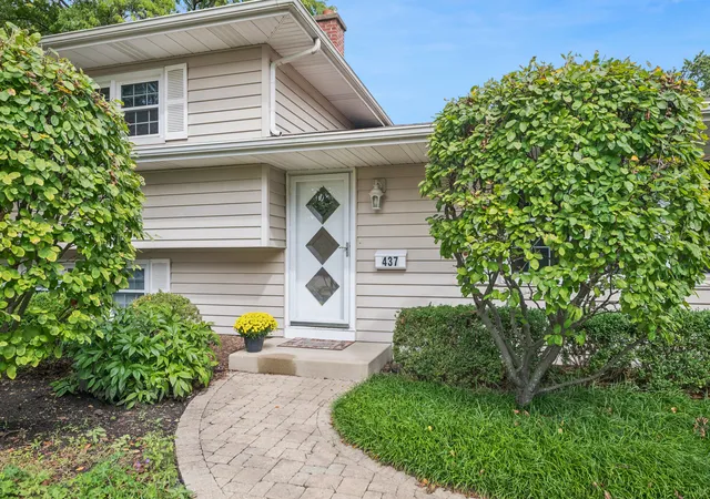 Photo 2 of Single family home for sale at 437 Tupelo Ave, Naperville, IL 60540 | MLS# 12763782 | Listing updated on 2026-09-23
