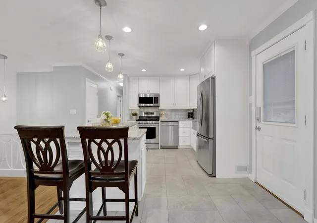 Photo 3 of Single family home for sale at 3118 Everglade Ave, Woodridge, IL 60517 | MLS# 12763787 | Listing updated on 2026-10-29