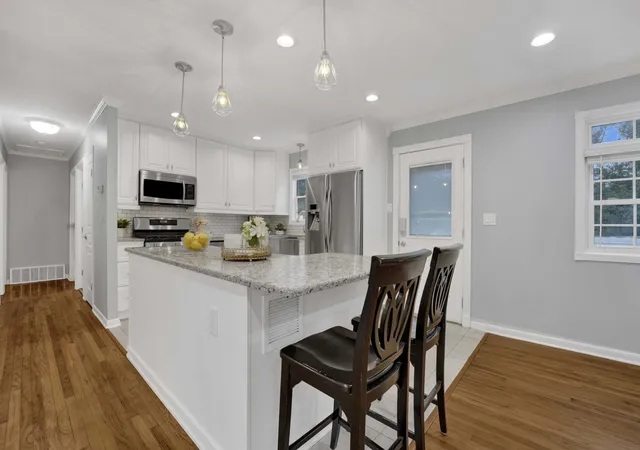 Photo 4 of Single family home for sale at 3118 Everglade Ave, Woodridge, IL 60517 | MLS# 12763787 | Listing updated on 2026-10-29