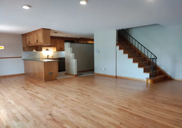 Photo 2 of Townhouse for sale at 2 Cour Lasalle, Palos Hills, IL 60465 | MLS# 12763790 | Listing updated on 2026-09-24
