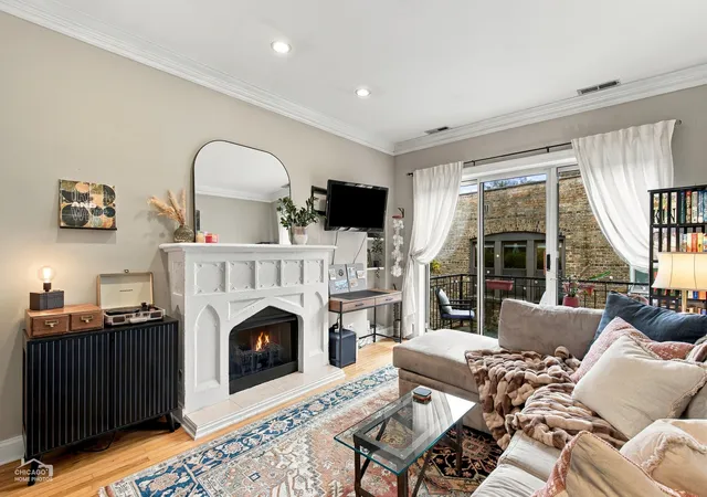 Listing Photo 4 - Condo for sale in building located at 1258 W Winona St, Chicago, IL 60640 - Unit #4B