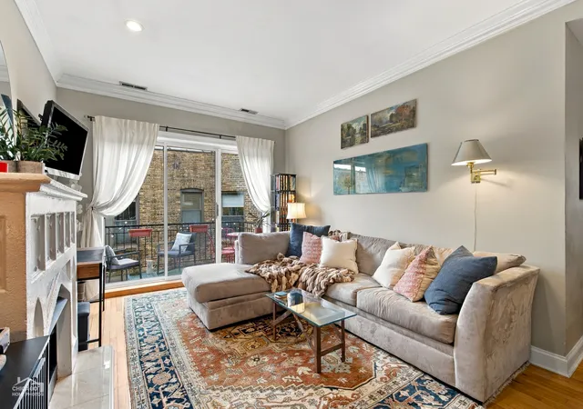 Listing Photo 5 - Condo for sale in building located at 1258 W Winona St, Chicago, IL 60640 - Unit #4B