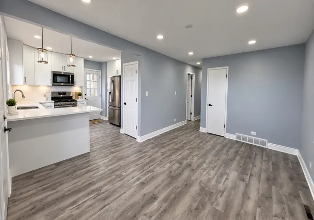 Photo 4 of Single family home for sale at 1419 Jefferson Sts, Lake In The Hills, IL 60156 | MLS# 12763802 | Listing updated on 2026-09-19