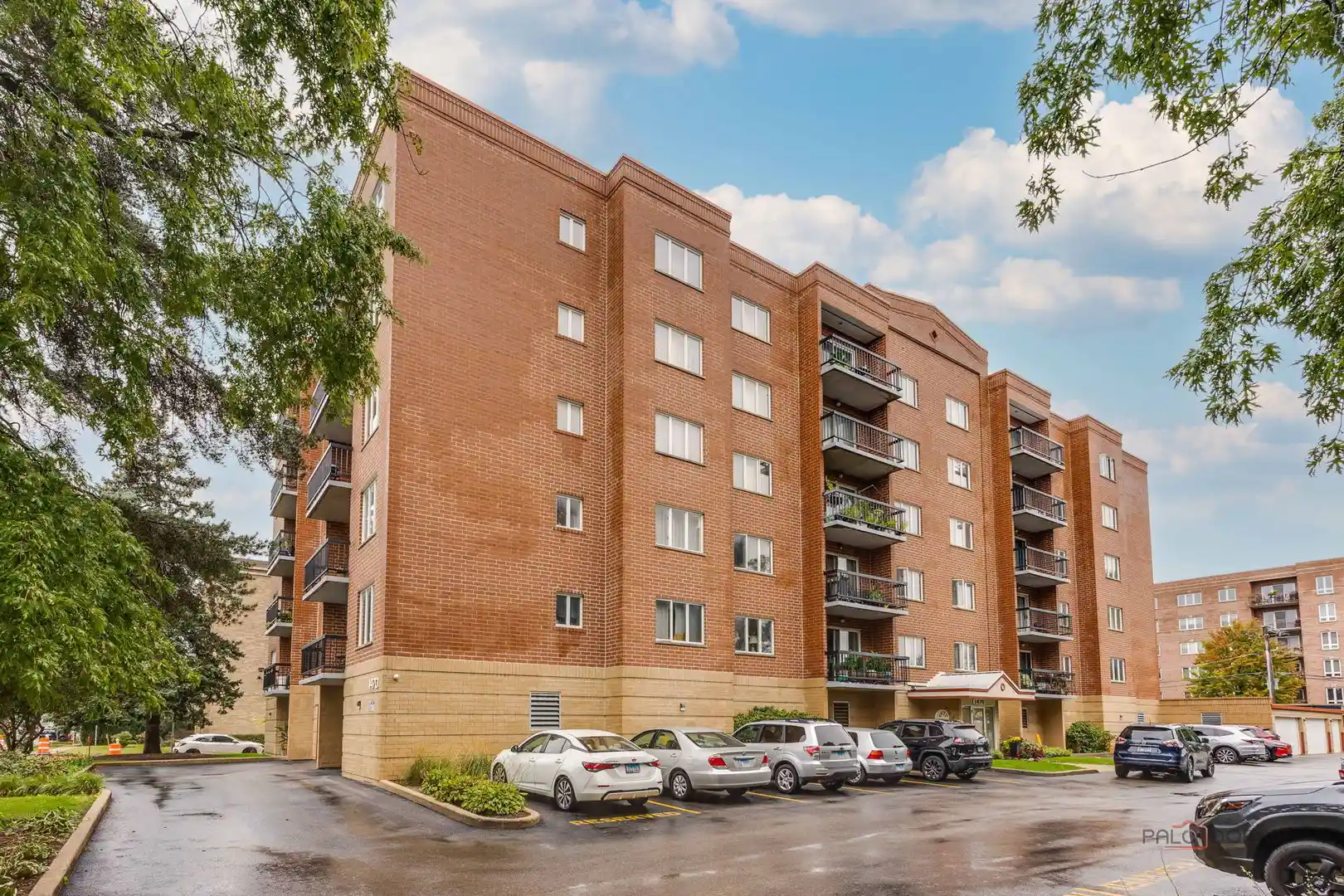 Listing Photo 1 - Condo for sale in 1470 Jefferson St located at 1470 Jefferson St, Des Plaines, IL 60016 - Unit #204
