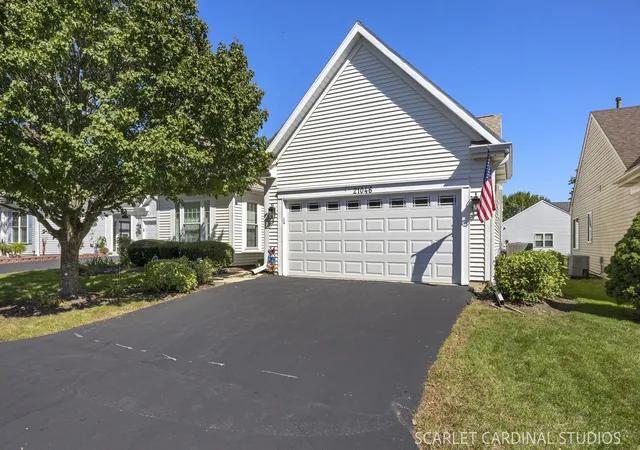 Photo 2 of Single family home for sale at 21046 W Walnut Ln, Plainfield, IL 60544 | MLS# 12763833 | Listing updated on 2026-10-07