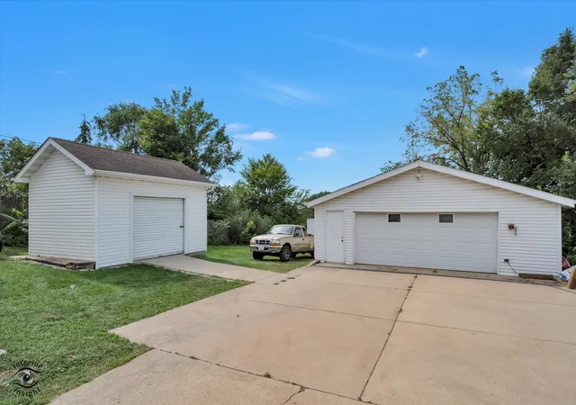 Photo 2 of Single family home for sale at 1623 S Hamilton St, Lockport, IL 60441 | MLS# 12763842 | Listing updated on 2026-09-24